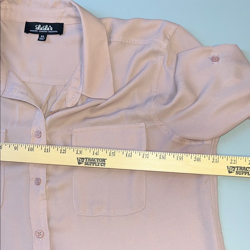 Chic Light Pink Women's Blouse - Picture 6 of 7